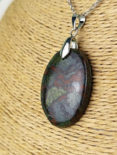 Cargar imagen en el visor de la galería, Colgante Piedra Sangre de Dragon Mod. 2
