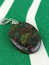 Cargar imagen en el visor de la galería, Colgante Piedra Sangre de Dragon Mod. 2
