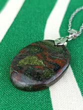 Cargar imagen en el visor de la galería, Colgante Piedra Sangre de Dragon Mod. 2
