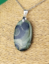 Cargar imagen en el visor de la galería, Colgante Piedra Jaspe Cocodrilo Mod. 1
