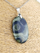 Cargar imagen en el visor de la galería, Colgante Piedra Jaspe Cocodrilo Mod. 1
