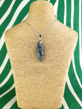 Cargar imagen en el visor de la galería, Colgante Piedra Jaspe Cocodrilo Mod. 2
