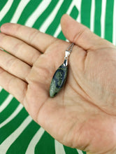 Cargar imagen en el visor de la galería, Colgante Piedra Jaspe Cocodrilo Mod. 2

