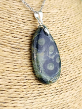 Cargar imagen en el visor de la galería, Colgante Piedra Jaspe Cocodrilo Mod. 3

