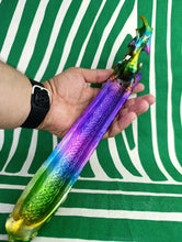 Cargar imagen en el visor de la galería, Quemador de Incienso Dragón Arcoíris
