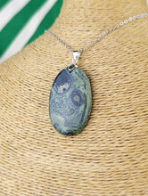 Cargar imagen en el visor de la galería, Colgante Piedra Jaspe Cocodrilo Mod. 4
