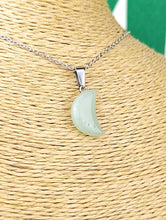 Cargar imagen en el visor de la galería, Colgante Luna Aventurina Mini
