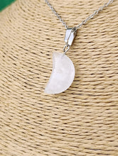 Cargar imagen en el visor de la galería, Colgante Luna Cuarzo Blanco Mini
