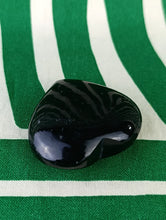 Cargar imagen en el visor de la galería, Corazon de Turmalina Negra Mod. 4
