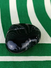 Cargar imagen en el visor de la galería, Corazon de Turmalina Negra Mod. 5
