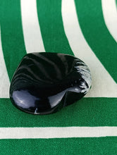 Cargar imagen en el visor de la galería, Corazon de Turmalina Negra Mod. 2
