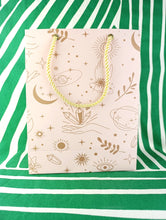 Cargar imagen en el visor de la galería, Bolsa de Regalo Mistica (Rosa) Mediana
