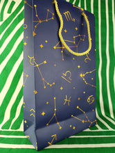 Cargar imagen en el visor de la galería, Bolsa de Regalo Horoscopo (Azul) Grande
