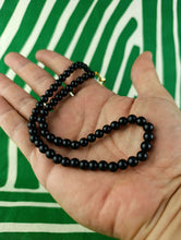 Cargar imagen en el visor de la galería, Collar Onix Negro 6 mm Acero Dorado
