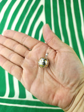 Cargar imagen en el visor de la galería, Llamador de Angeles de Plata Dorado 18 mm
