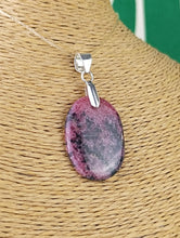 Cargar imagen en el visor de la galería, Colgante Rodonita Plata Grande Mod 1
