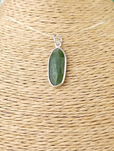Cargar imagen en el visor de la galería, Colgante Jade Verde Plata Mod. 3
