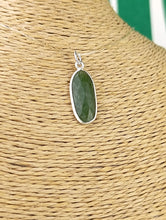 Cargar imagen en el visor de la galería, Colgante Jade Verde Plata Mod. 3
