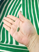 Cargar imagen en el visor de la galería, Colgante Jade Verde Plata Mod. 3

