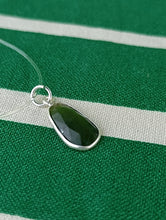 Cargar imagen en el visor de la galería, Colgante Jade Verde Plata Mod. 2
