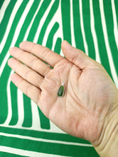 Cargar imagen en el visor de la galería, Colgante Jade Verde Plata Mod. 2
