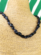 Cargar imagen en el visor de la galería, Collar / Gargantilla Agata Negra Nuggets
