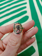 Cargar imagen en el visor de la galería, Anillo Ojo de Horus Acero Inoxidable Adaptable
