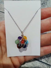 Cargar imagen en el visor de la galería, Colgante Estrella 7 Chakras

