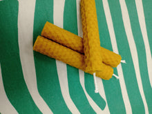 Cargar imagen en el visor de la galería, Vela Panal 10 x 2 cm
