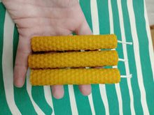 Cargar imagen en el visor de la galería, Vela Panal 10 x 2 cm
