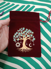 Cargar imagen en el visor de la galería, Bolsa Tela Arbol de la Vida Granate
