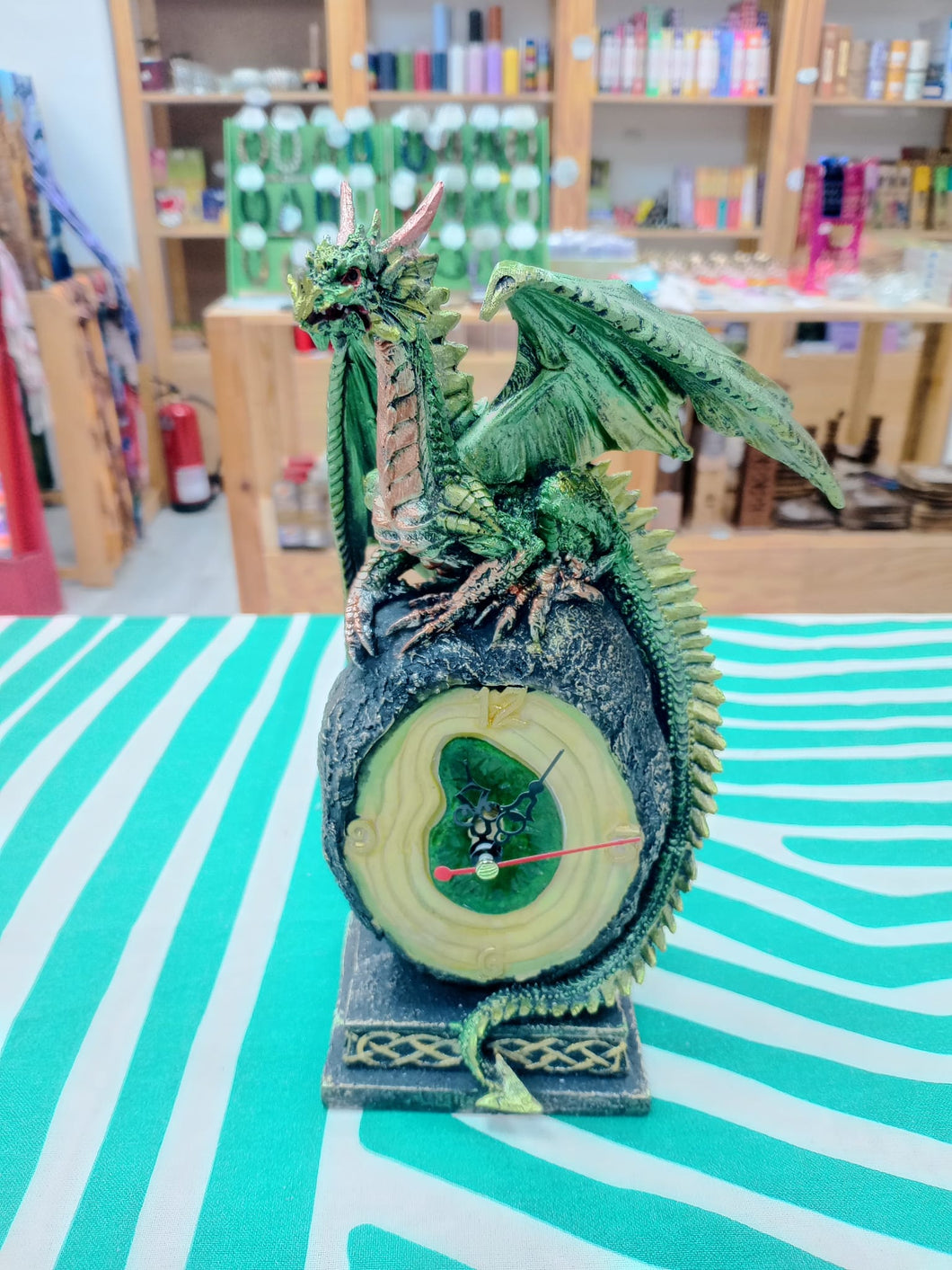 Reloj Geoda con Dragon Verde
