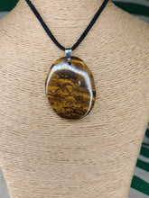 Cargar imagen en el visor de la galería, Colgante Ojo de Tigre Ovalado Mod. 3
