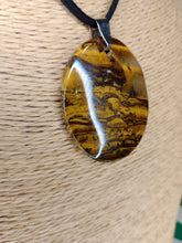 Cargar imagen en el visor de la galería, Colgante Ojo de Tigre Ovalado Mod. 3
