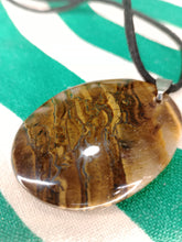 Cargar imagen en el visor de la galería, Colgante Ojo de Tigre Ovalado Mod. 3
