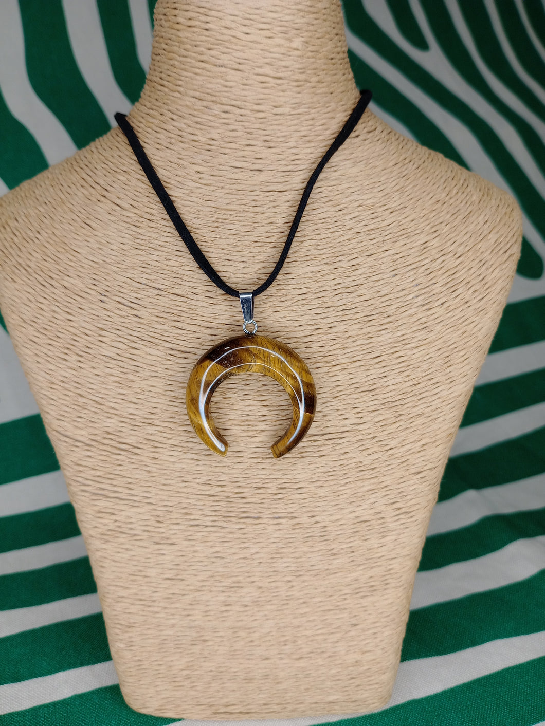 Colgante Ojo Tigre Media Luna Mod. 3