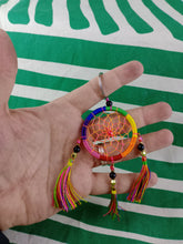 Cargar imagen en el visor de la galería, Llavero Atrapasueños 5 cm Varios Colores
