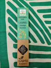 Cargar imagen en el visor de la galería, Incienso Madre Tierra de Palo Santo y Laurel
