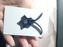 Cargar imagen en el visor de la galería, Colgante Hematites Estrella
