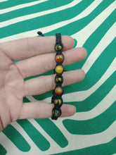 Cargar imagen en el visor de la galería, Pulsera Macrame OM MANI PADME HUM
