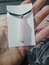 Cargar imagen en el visor de la galería, Colgante Cilindrico Cuarzo Rosa Mod. 4
