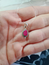 Cargar imagen en el visor de la galería, Colgante Plata Rubi Lagrima India
