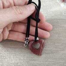 Cargar imagen en el visor de la galería, Colgante Jaspe Rojo Corazon Mod. 5
