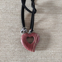 Cargar imagen en el visor de la galería, Colgante Jaspe Rojo Corazon Mod. 5
