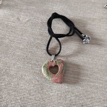 Cargar imagen en el visor de la galería, Colgante Jaspe Unakita Corazon Mod. 4
