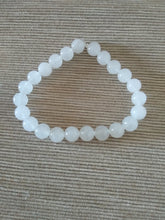 Cargar imagen en el visor de la galería, Pulsera Elástica Jade Blanco 8 mm
