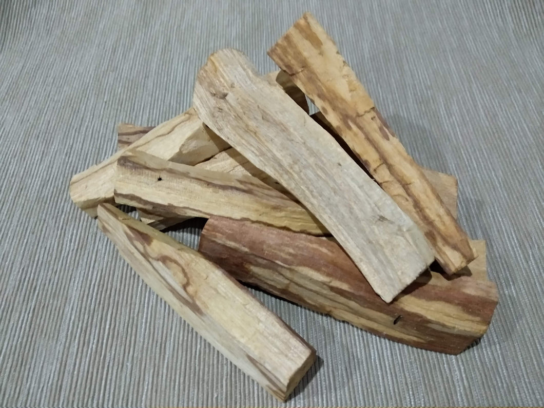 Madera natural de Palosanto 50 grs (6 palos)