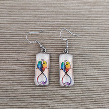 Cargar imagen en el visor de la galería, Pendientes Glass &amp; Steel Bird Love
