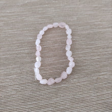 Cargar imagen en el visor de la galería, Pulsera mini nuggets Cuarzo Rosa
