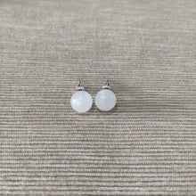 Cargar imagen en el visor de la galería, Pendientes Pin Cuarzo Blanco 10 mm
